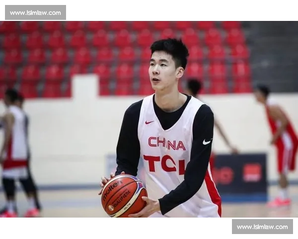 郭昊文赴美特训防守遭质疑：动作速率暴露中美差距